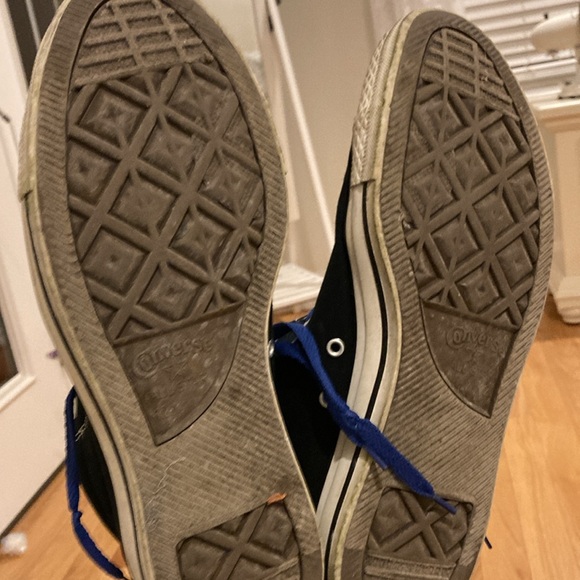 Men’s Converse Sneakers - Picture 7 of 7